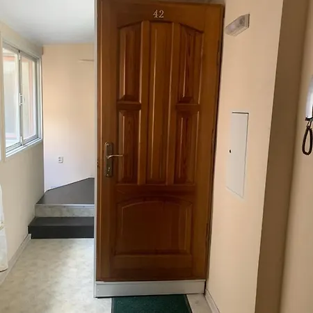 на площі ринок *