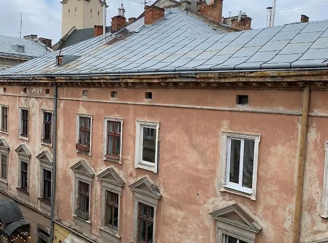 на площі ринок * Lviv