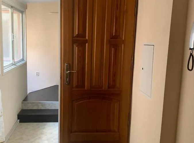 на площі ринок *