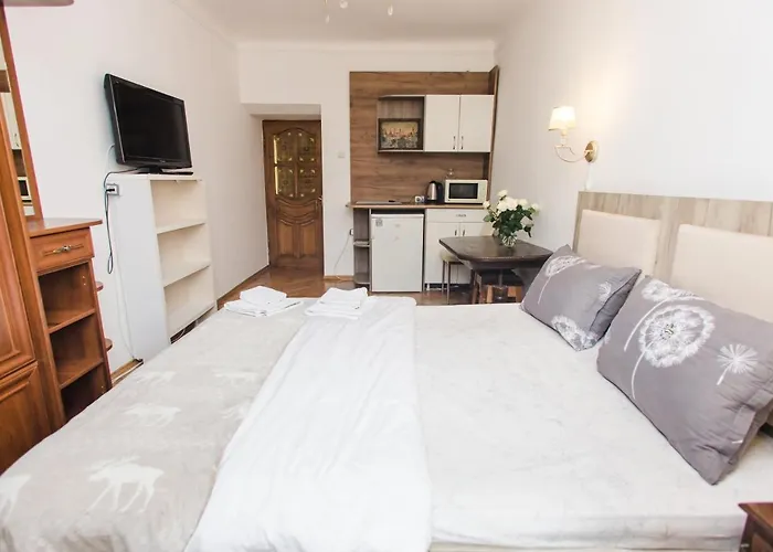 на площі ринок