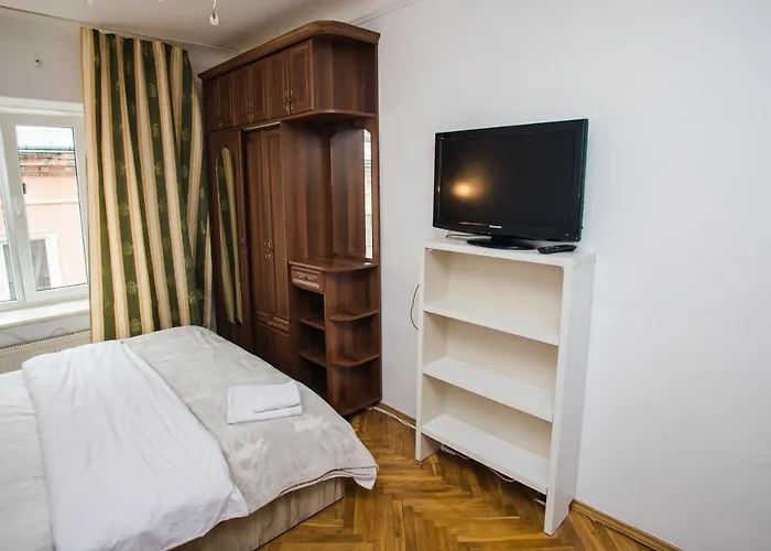 на площі ринок