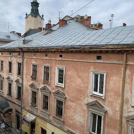 на площі ринок * Львів